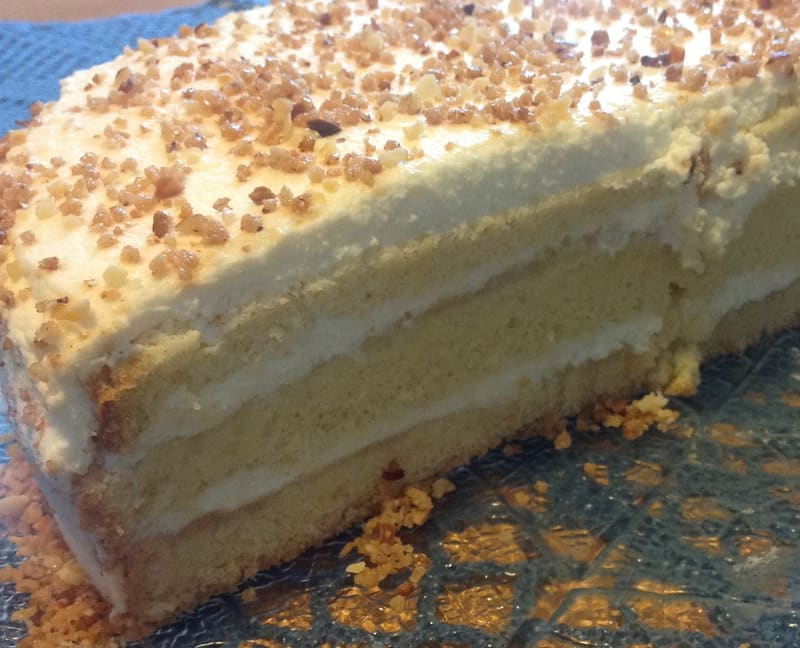 Torta di mele con panna montata