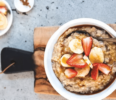 Dattel-Zimt-Porridge