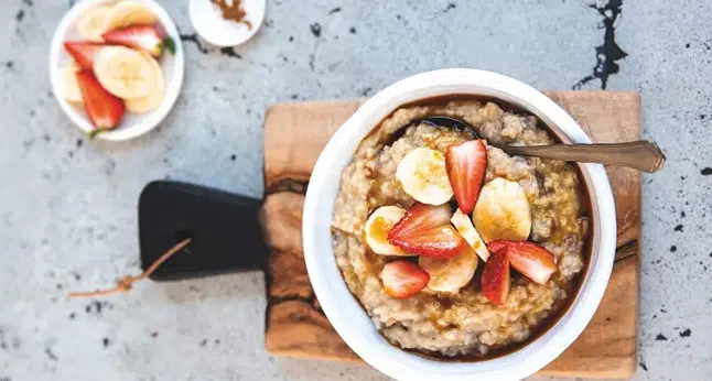 Dattel-Zimt-Porridge