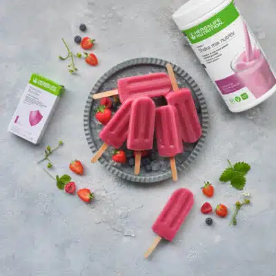 Eis mit Beeren