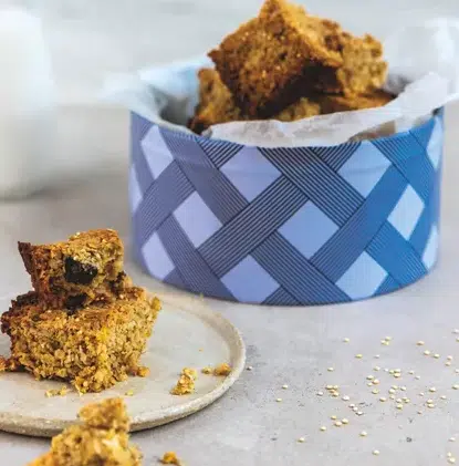 Hafer-, Kokos- und Quinoa-Schnitten